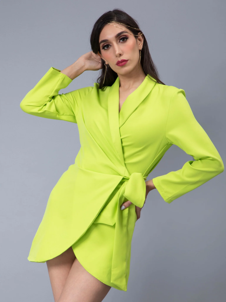 Chic outfits for dinner date - Blazer Dress & Pointed Toe Bellies or Heels
